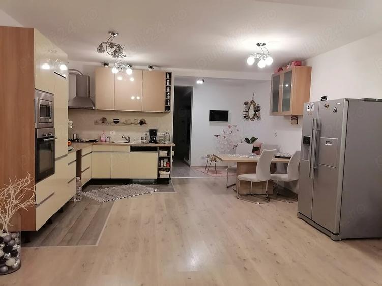 Casă cu 4 camere cu Teren 525 Mp în Dumbrăvița