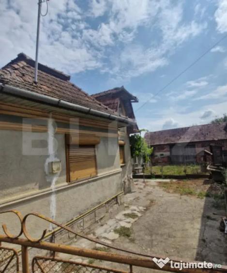 Casă cu 3 camere cu Teren 3900 Mp în Războieni-Cetate