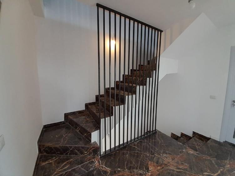 Duplex cu 5 camere cu Canalizare în Dumbrăveni