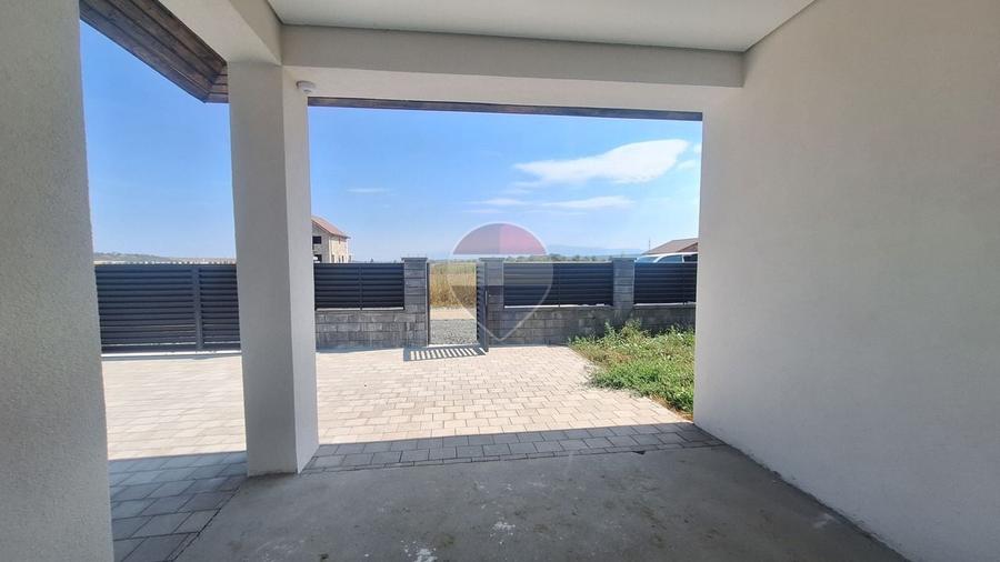 Casă individuală cu 3 camere cu Teren 479 Mp în Cristian