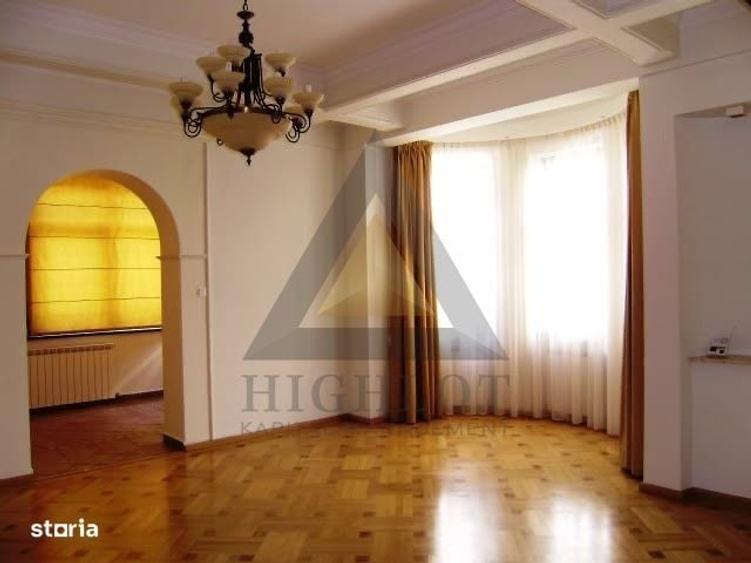 Apartament cu 4 camere în Capitale