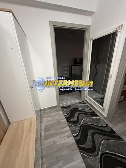 Apartament cu 2 camere semidecomandat, mobilat în Central