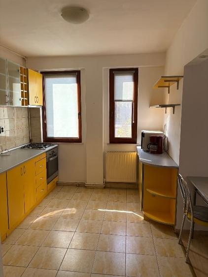 Apartament cu 2 camere decomandat, mobilat în Florești