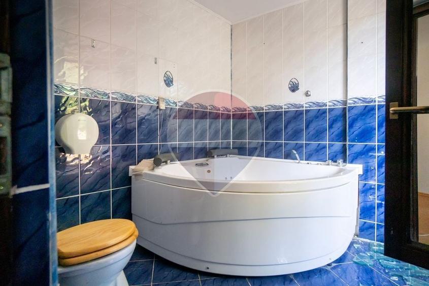 Hotel/Pensiune, de 1,300 mp, în Valea Râșnoavei