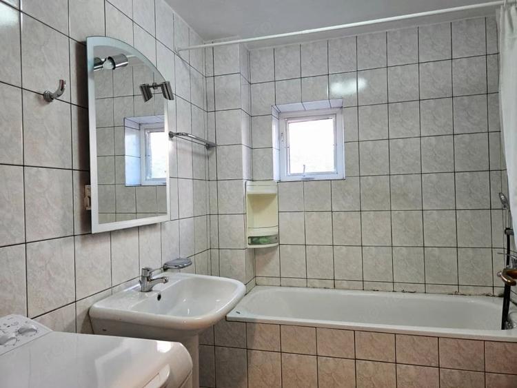 Apartament cu 3 camere decomandat în Siliștea Snagovului
