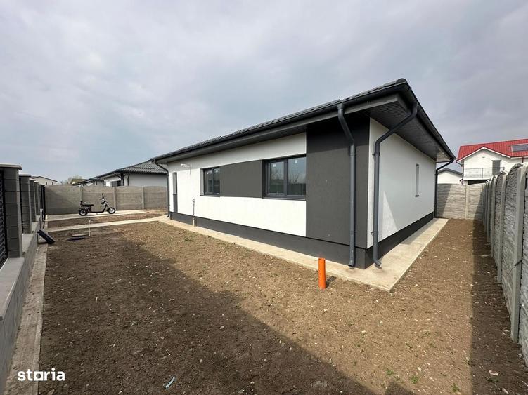 Casă cu 4 camere cu Teren 400 Mp în Clinceni