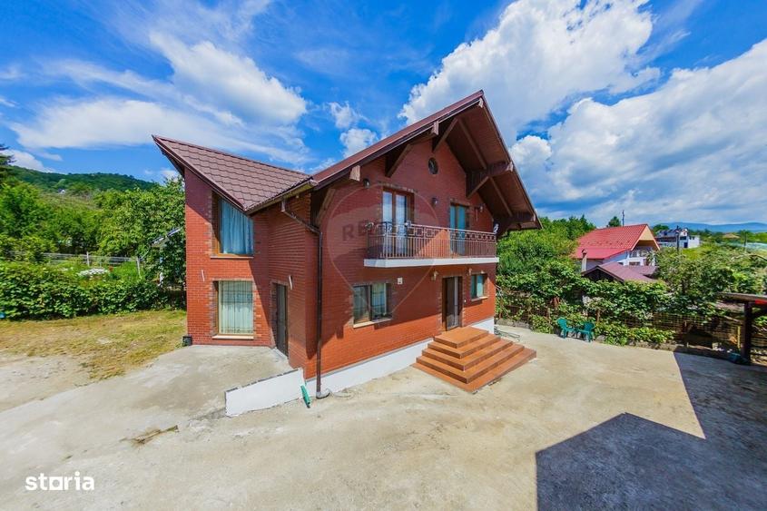 Casă cu 4 camere în Tăuții de Sus