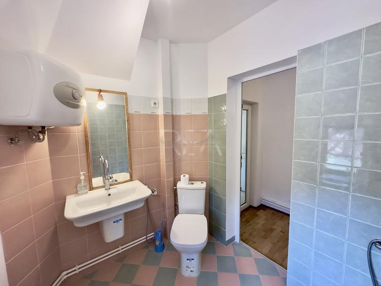 Apartament cu 3 camere decomandat în Capitale