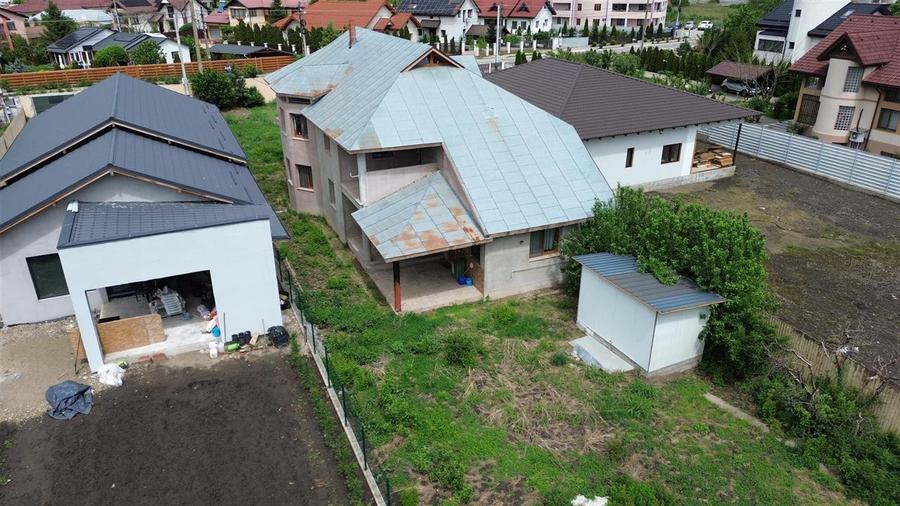 Casă cu 6 camere cu Canalizare în Nord