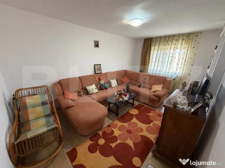 Apartament cu 3 camere decomandat în Central