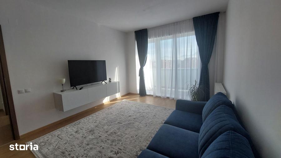 Apartament cu 2 camere decomandat în Tractorul