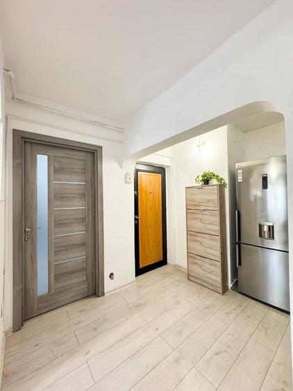 Apartament cu 2 camere decomandat în Calea București
