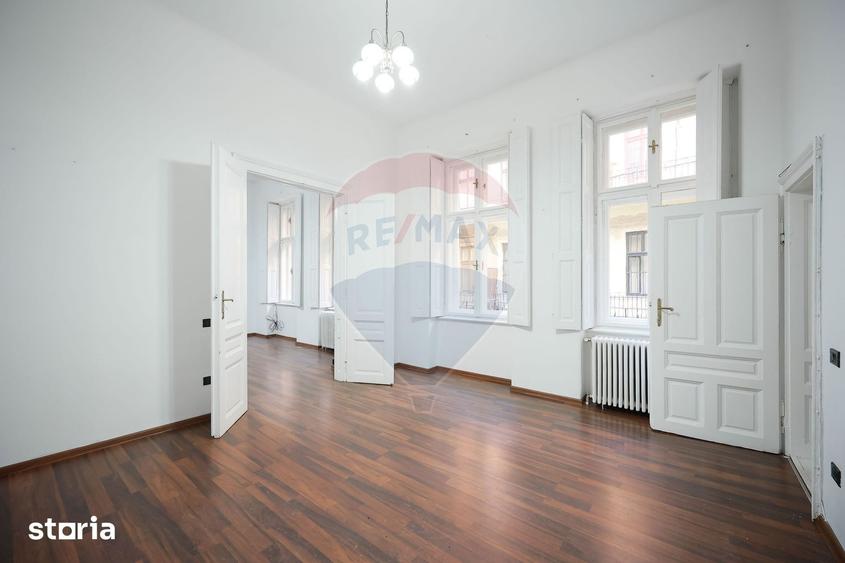 Apartament cu 3 camere în Ultracentral