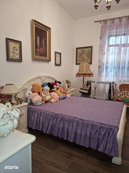 Casă cu 4 camere cu Teren 285 Mp în Central