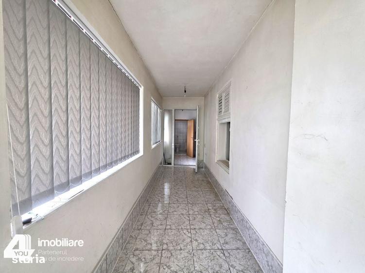 Casă cu 4 camere cu Teren 1737 Mp în Livada