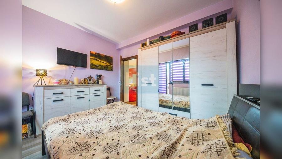 Apartament cu 3 camere semidecomandat, mobilat în Florești