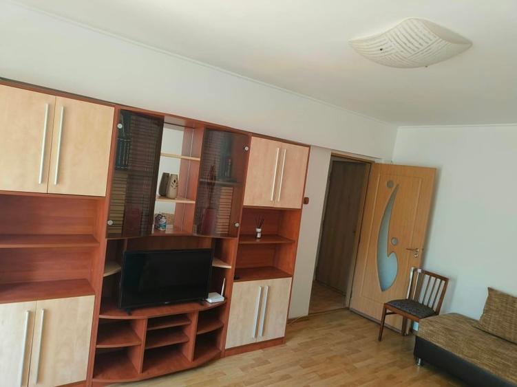 Apartament cu 2 camere decomandat, mobilat în Tomis III