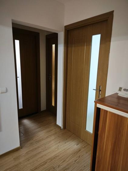 Apartament cu 3 camere decomandat în Florești