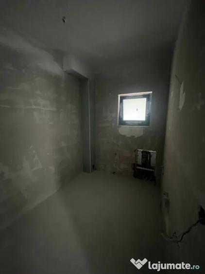 Casă cu 3 camere cu Teren 250 Mp în Dâmbul Rotund