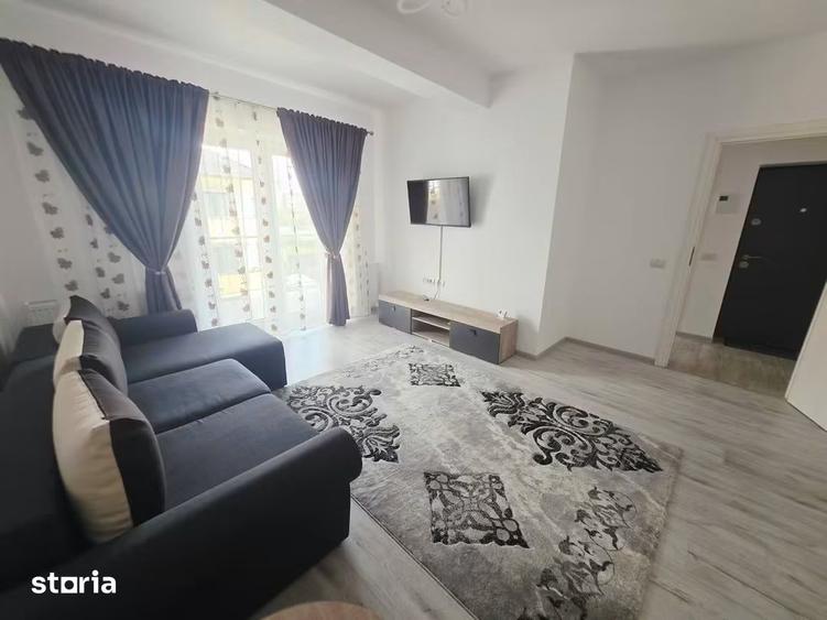 Apartament cu 2 camere decomandat în Tractorul
