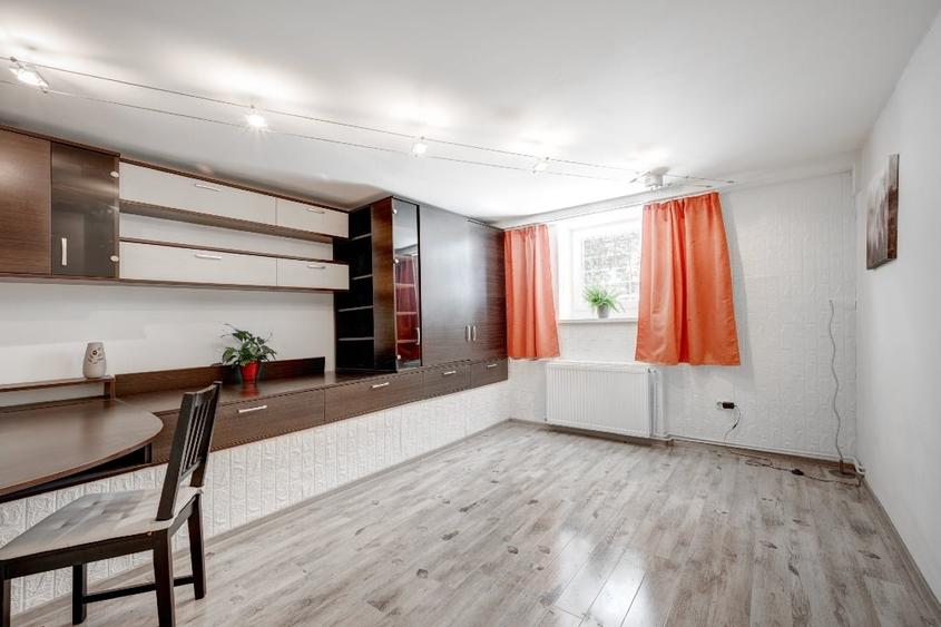 Garsonieră decomandată în Domenii