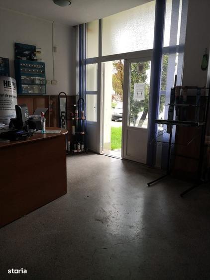 Spațiu comercial, de 90 mp, în Simeria