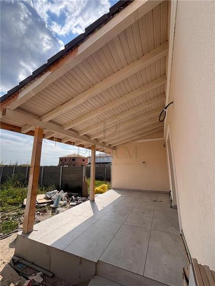 Duplex cu 4 camere cu Canalizare în Moșnița Nouă