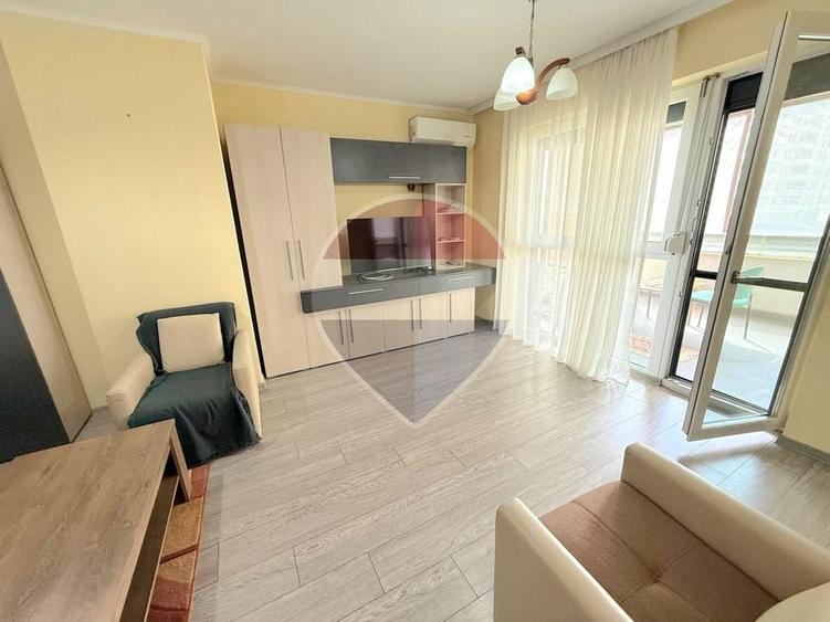 Apartament cu 2 camere decomandat, mobilat în Central