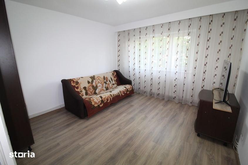 Garsonieră decomandată în Central