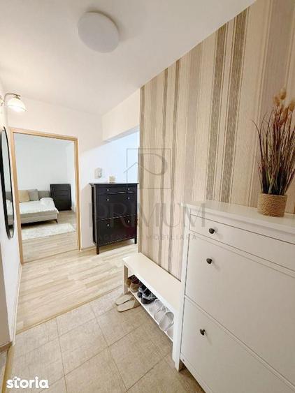 Apartament cu 4 camere decomandat, mobilat în Est