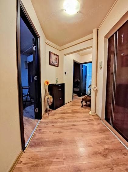 Apartament cu 3 camere decomandat în Lidia