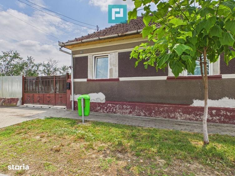 Casă cu 4 camere cu Teren 2253 Mp în Almaș