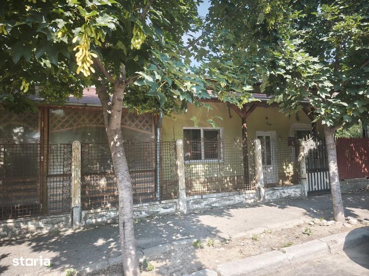 Casă cu 3 camere cu Teren 210 Mp în Est