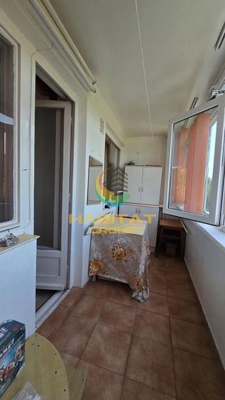 Apartament cu 3 camere decomandat în Berceni