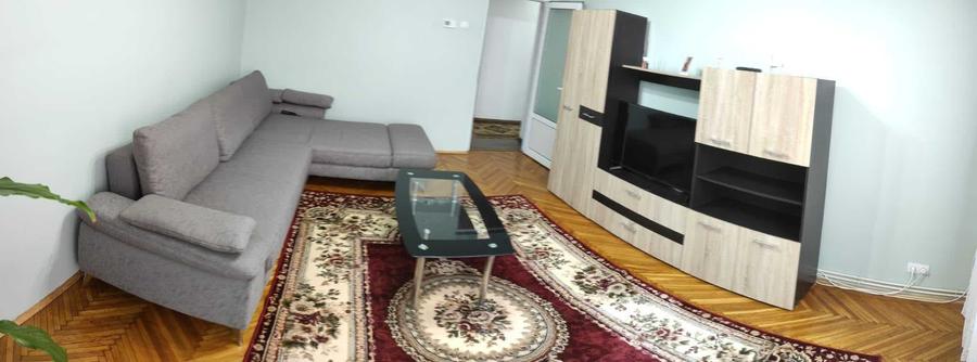 Apartament cu 3 camere decomandat în Central