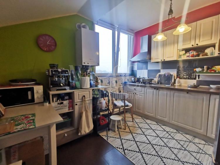 Apartament cu 3 camere semidecomandat în Iris
