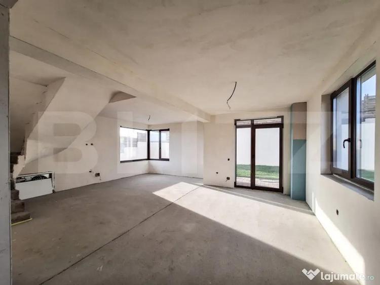 Casă cu 4 camere cu Teren 350 Mp în Dezmir