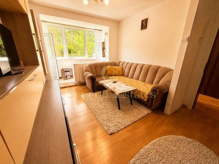 Apartament cu 3 camere semidecomandat, mobilat în Gării