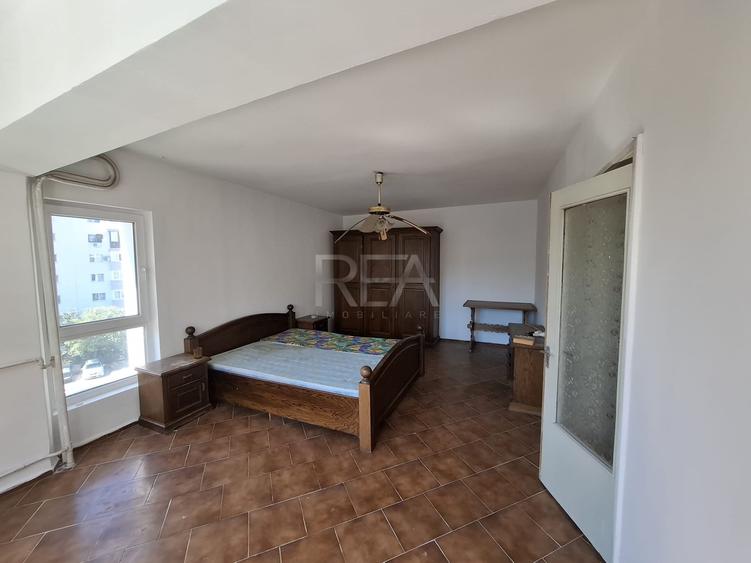 Apartament cu 3 camere decomandat în Gorjului