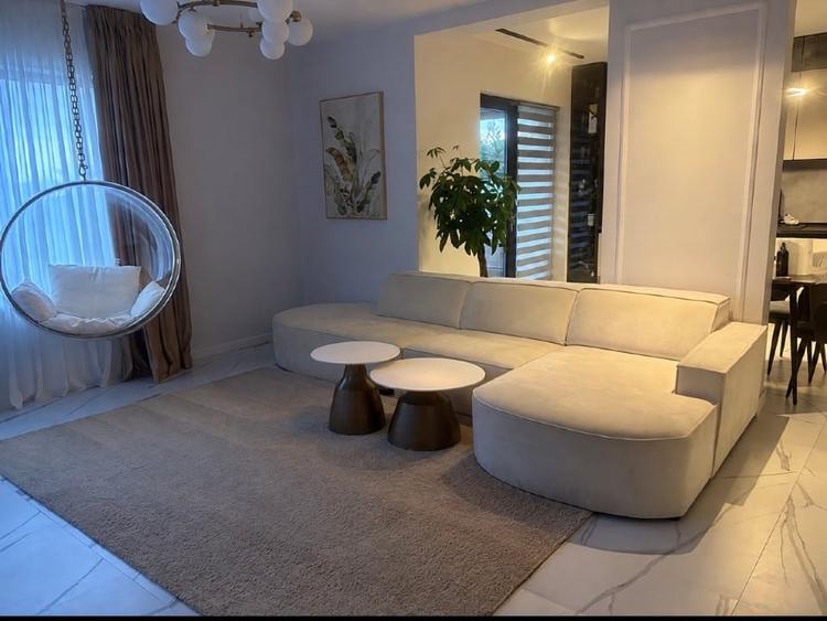 Casă individuală cu 5 camere cu Canalizare în Malu Mare