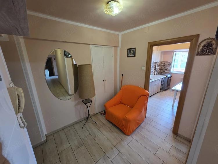 Apartament cu 3 camere decomandat în Colentina