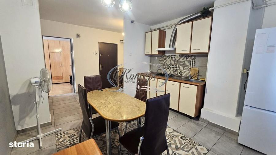 Apartament cu 3 camere decomandat în Între Lacuri