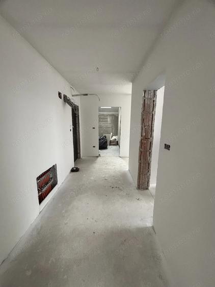 Apartament cu 2 camere decomandat în Buziașului