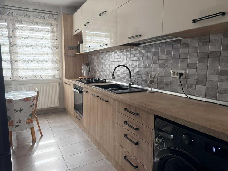 Apartament cu 3 camere decomandat în Fundeni