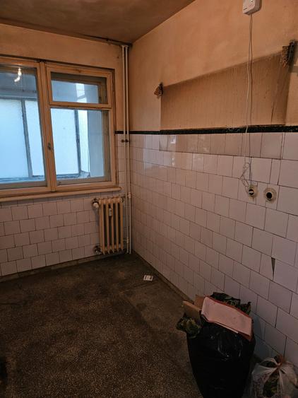 Apartament cu 3 camere decomandat în Militari