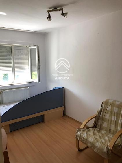 Apartament cu 3 camere semidecomandat în Mănăștur