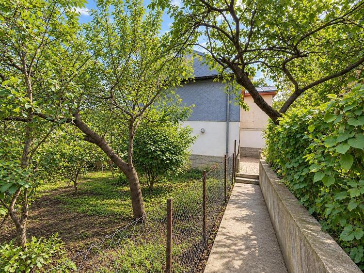 Casă individuală cu 4 camere cu Teren 600 Mp în Copou