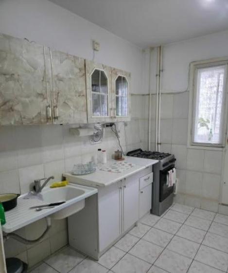 Apartament cu 3 camere în Crângași