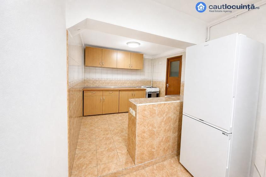 Casă cu 5 camere cu Teren 140 Mp în Giulești