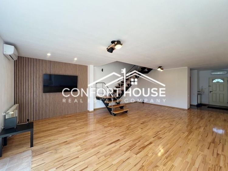 Duplex cu 6 camere cu Piscina în Iancu Nicolae